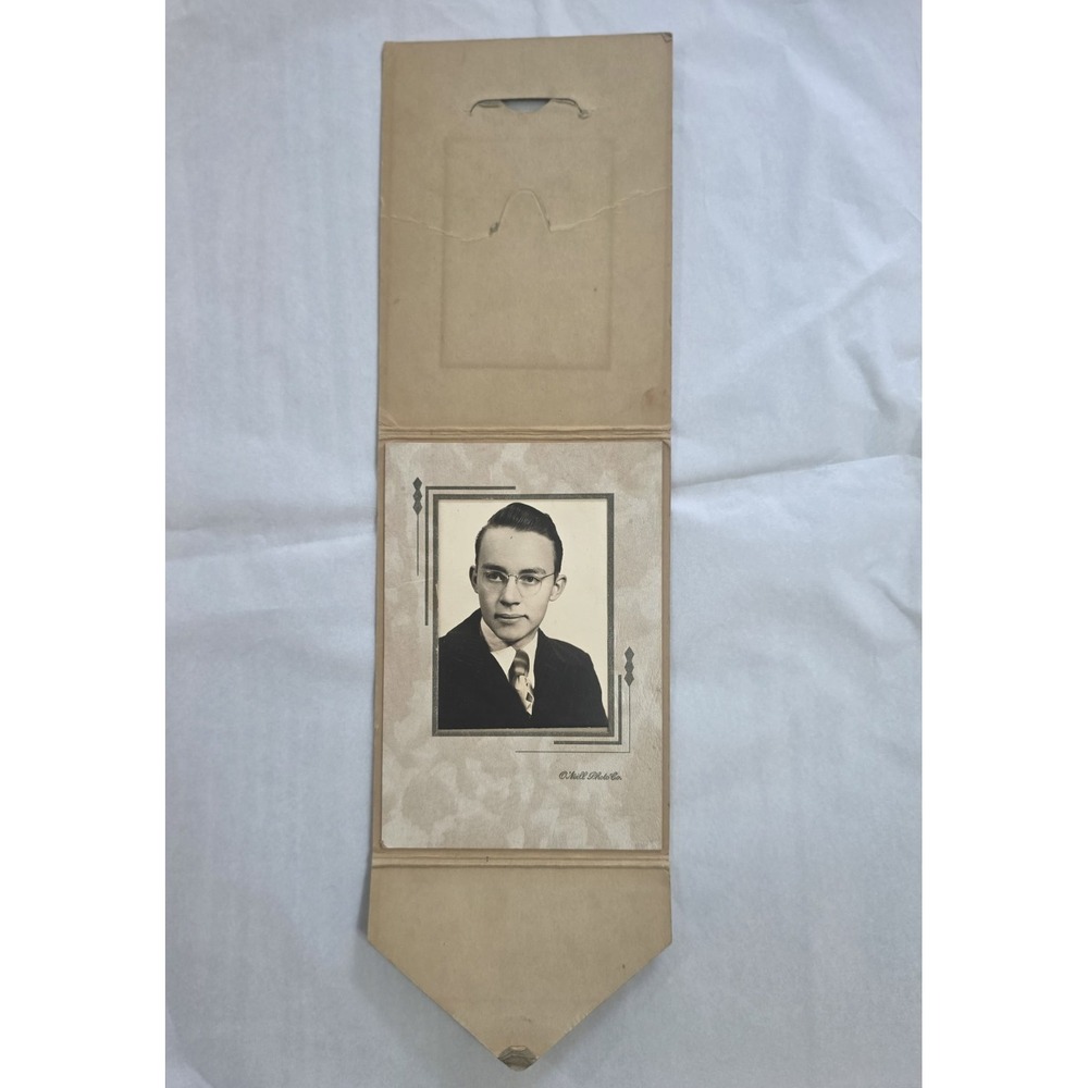 Vintage Black & White Photograph Young Man Portrait Suit Tie Folder - Picture 2 of 5